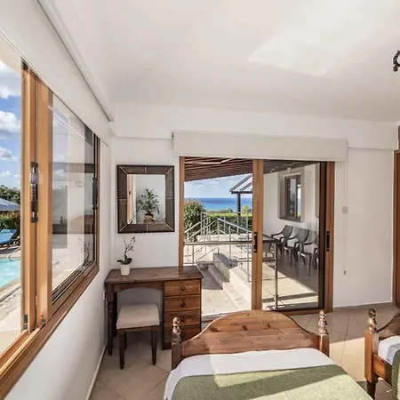 Heights Villa Argaka