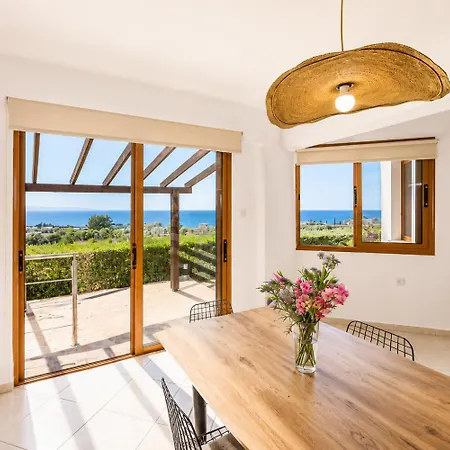 Heights Villa Argaka