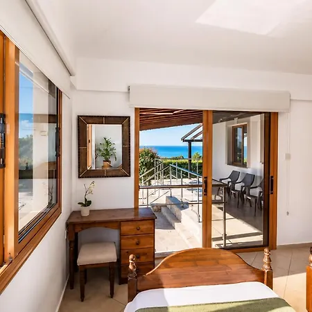 Heights Villa Argaka