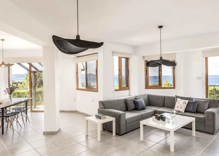 Heights Villa Argaka